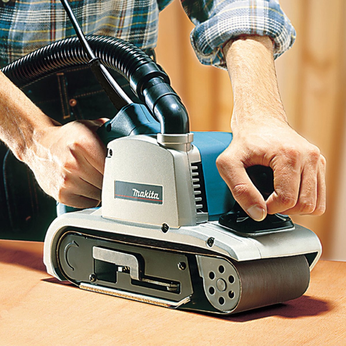 Makita 9403J 1200W bandschuurmachine